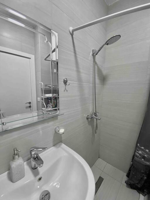 2+1 Apartment - Tirana City Center Bagian luar foto