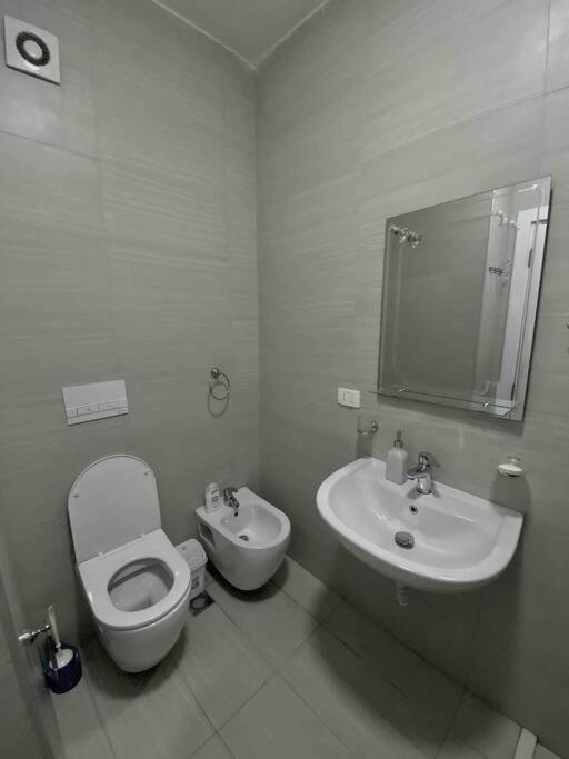 2+1 Apartment - Tirana City Center Bagian luar foto